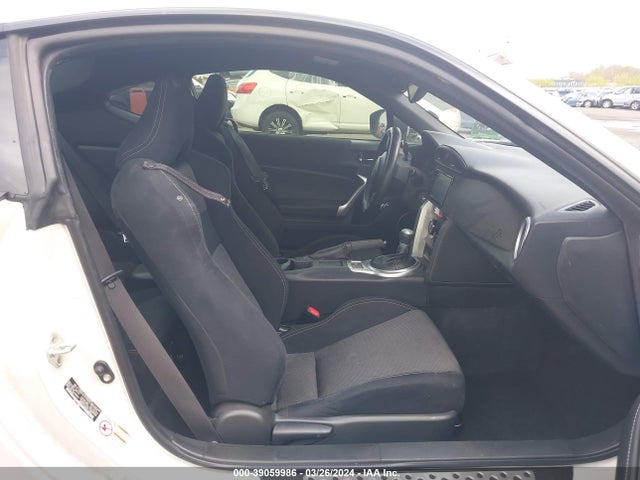 Toyota 86 2018 JF1ZNAA14J8700909 Image 5