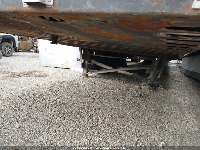 1UYVS2533J3184933 Utility Trailer Mfg Utility Trailer Manufacturer
