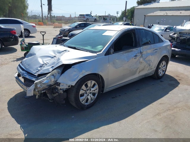 Chevrolet Cruze Ls Auto 2014 1G1PA5SG3E7379358 Image 2
