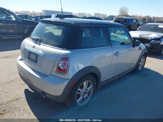 2013 MINI HARDTOP WMWSU3C56DT374913 Photo 3