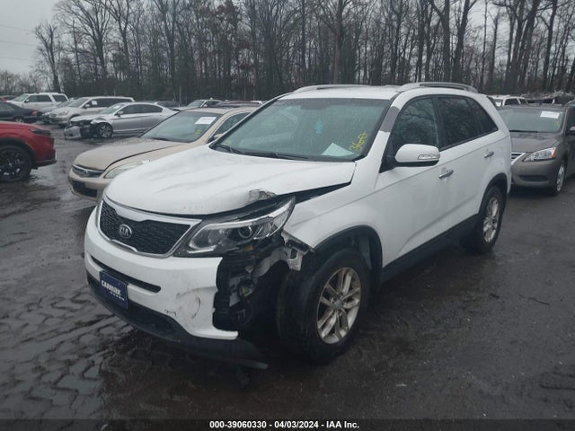 KIA Sorento Lx V6 2015 5XYKT4A73FG603045 Image 2