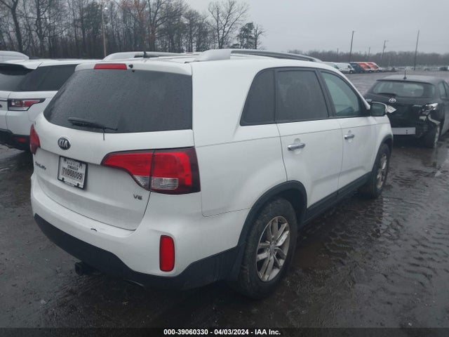 KIA Sorento Lx V6 2015 5XYKT4A73FG603045 Image 4