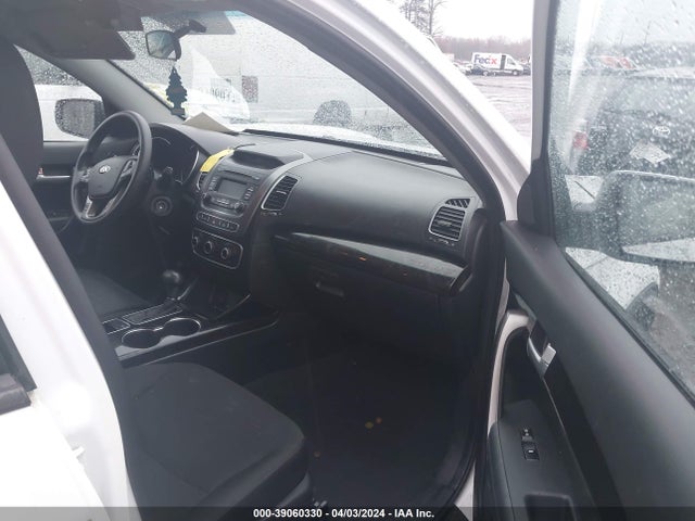 KIA Sorento Lx V6 2015 5XYKT4A73FG603045 Image 5