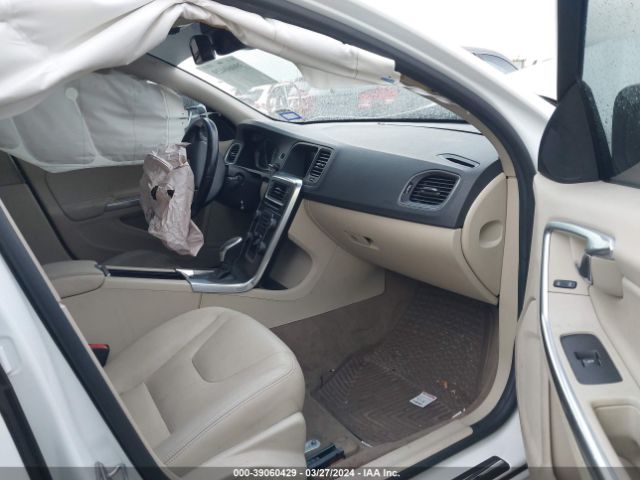 YV126MFB4F1314738 Volvo S60 T5 Premier