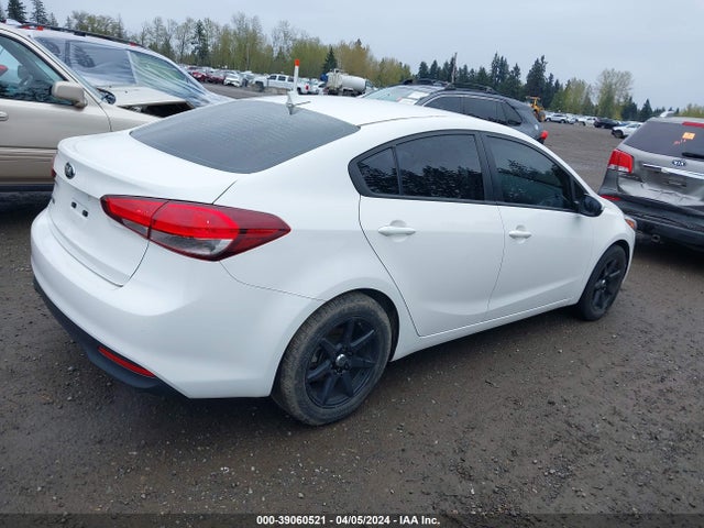 KIA FORTE LX 2017 3KPFK4A79HE038210 Image 4