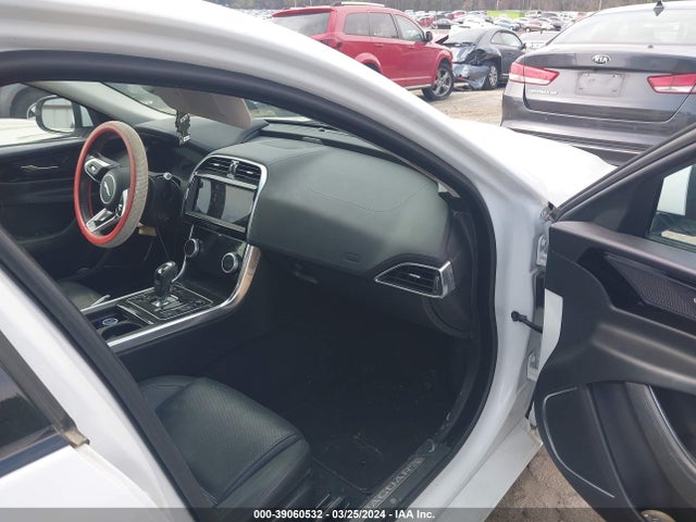 2020 JAGUAR XE SAJAE4FX2LCP62820 Photo 4