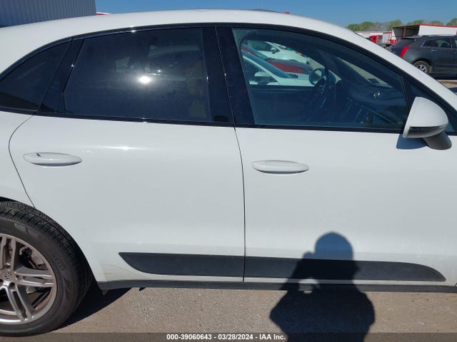 Porsche MACAN S 2018 WP1AB2A59JLB35836 Image 13