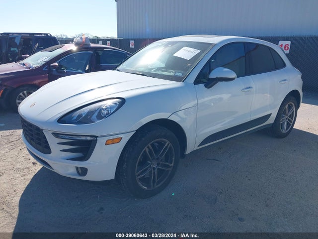 2018 PORSCHE MACAN WP1AB2A59JLB35836 Photo 1