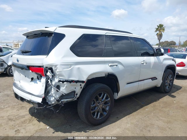 Toyota Sequoia Platinum 2023 7SVAAABA3PX004287 Image 4