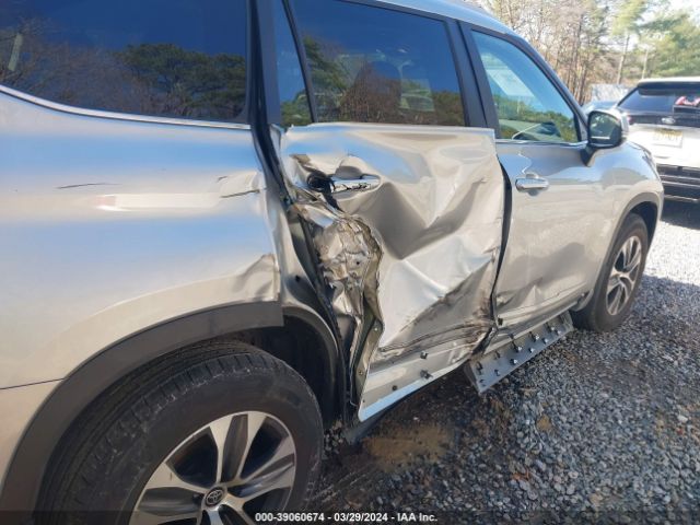 5TDKDRBH3PS019735 Toyota Highlander Xle