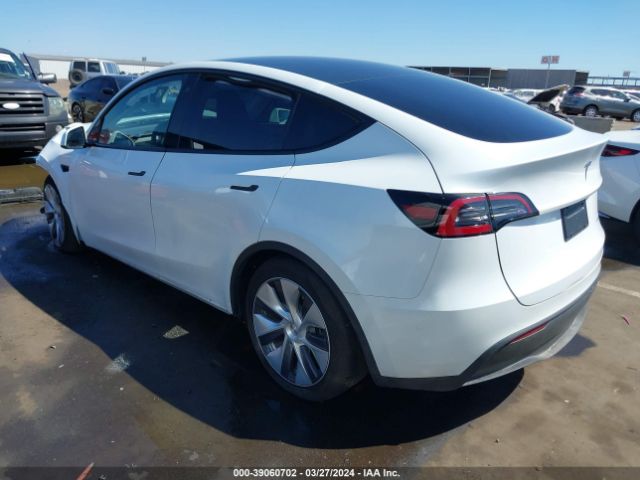 2023 TESLA MODEL Y 7SAYGDEE4PA108062 Photo 2