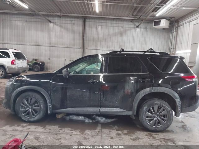 5N1DR3BD8NC205690 Nissan Pathfinder Sv 4wd