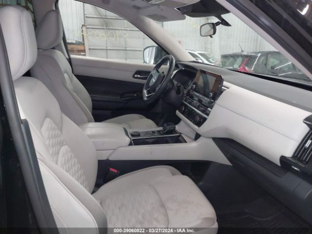 5N1DR3BD8NC205690 Nissan Pathfinder Sv 4wd
