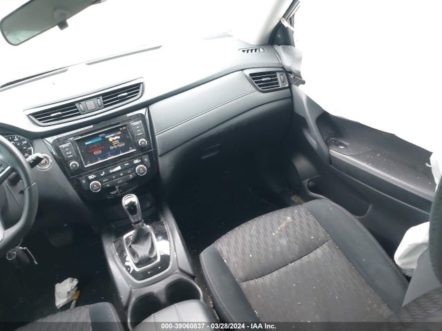 Nissan ROGUE SV 2019 5N1AT2MV8KC768769 Image 5