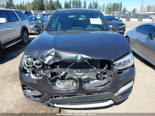 5UXTR9C54JLD63823 BMW X3 Xdrive30i