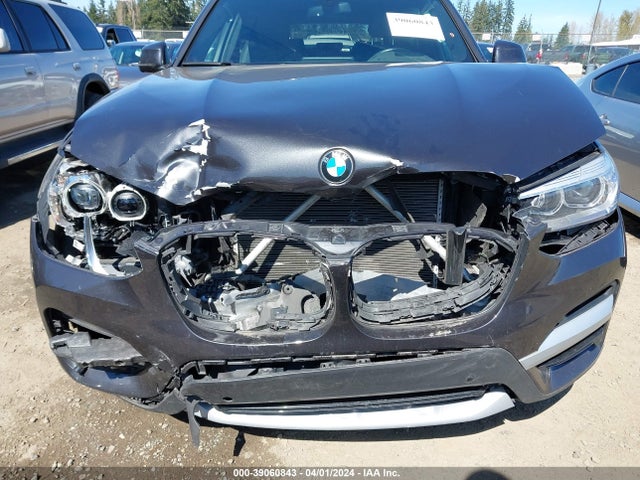 5UXTR9C54JLD63823 BMW X3 Xdrive30i