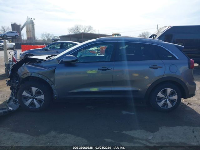 KNDCB3LC6J5123966 KIA NIRO LX