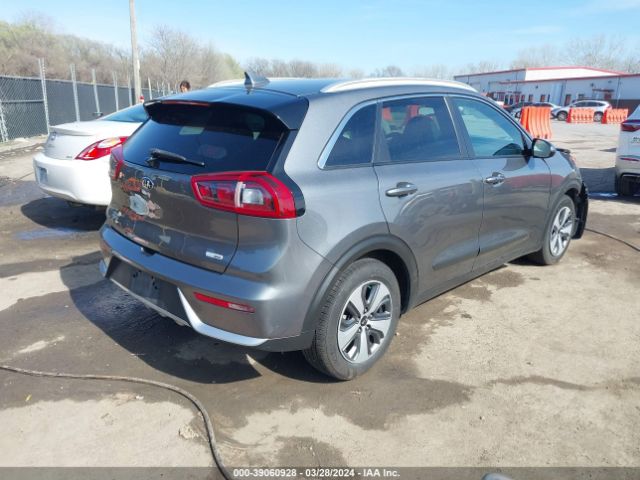 KNDCB3LC6J5123966 KIA NIRO LX