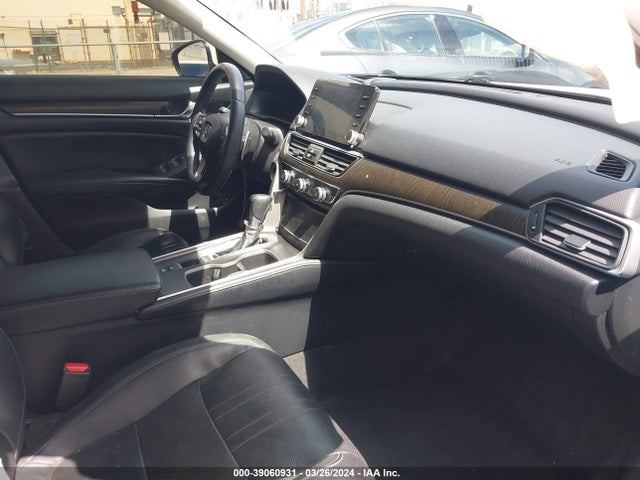 Honda Accord Touring 2018 1HGCV1F91JA128805 Image 5
