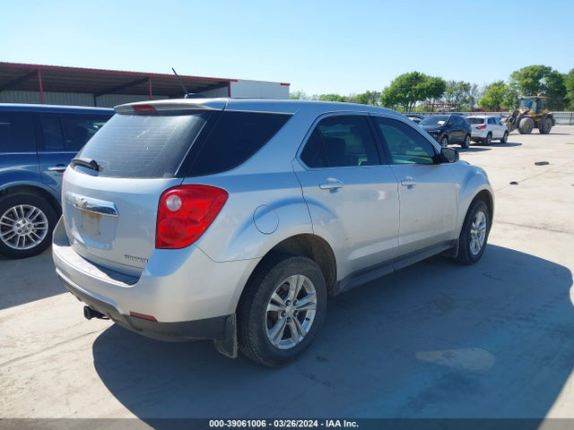 Chevrolet EQUINOX LS 2015 1GNALAEK7FZ140876 Image 4