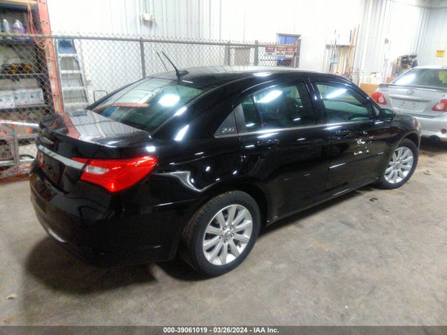 1C3CCBBG6EN183963 Chrysler 200 Touring
