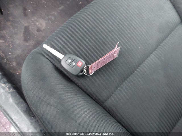 Toyota RAV4 LE 2017 2T3ZFREV6HW331266 Image 11