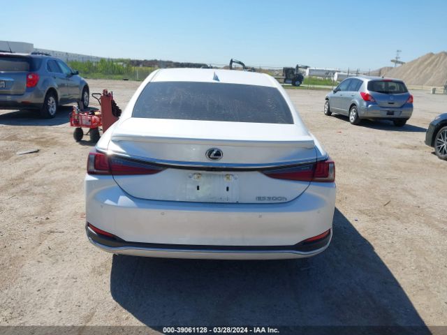 58ADA1C16PU029552 Lexus ES 300H