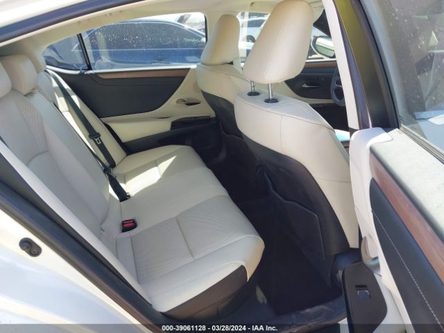 58ADA1C16PU029552 Lexus ES 300H