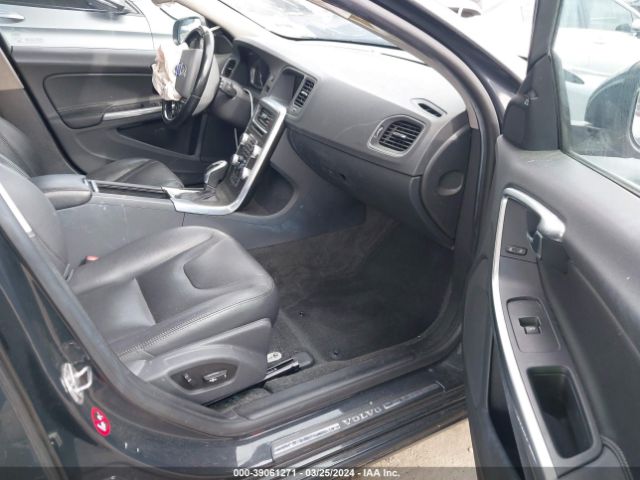 YV140MEK3F1263633 Volvo V60 T5 Premier