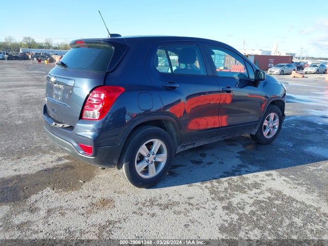 Chevrolet TRAX LS 2018 3GNCJNSB4JL193903 Image 4