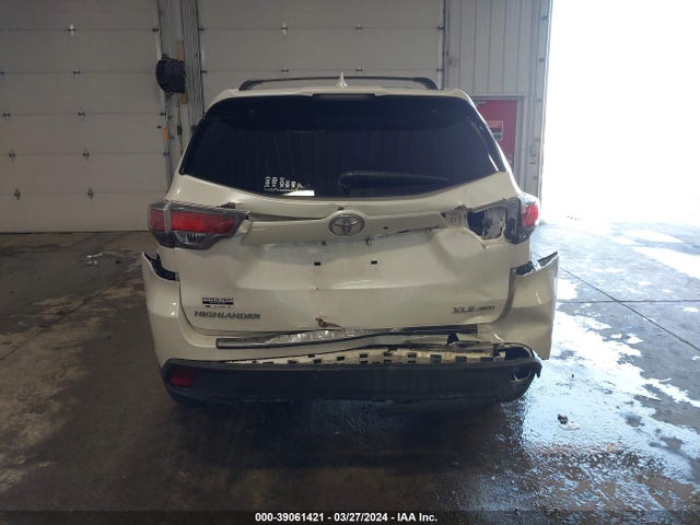 Toyota Highlander Xle V6 2015 5TDJKRFH3FS214941 Image 17