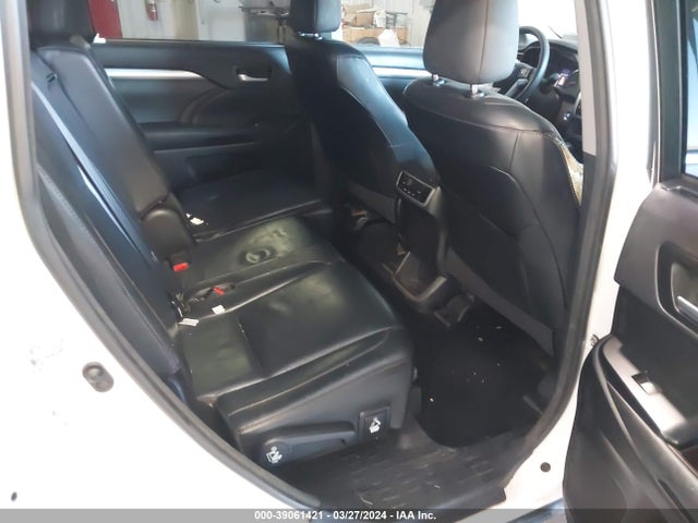 Toyota Highlander Xle V6 2015 5TDJKRFH3FS214941 Image 8