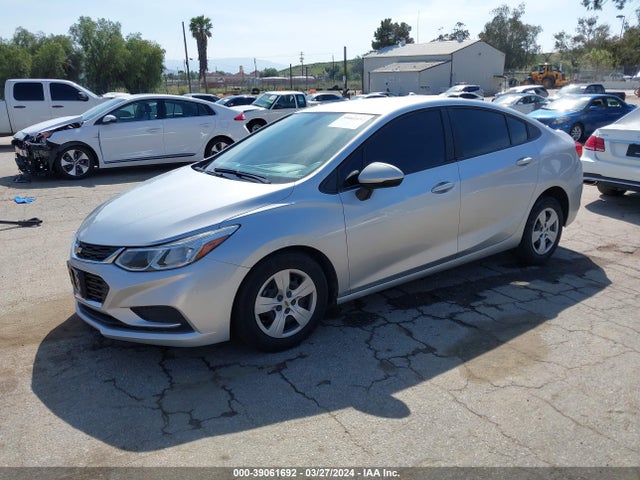Chevrolet Cruze Ls Auto 2018 1G1BC5SM4J7200538 Image 2