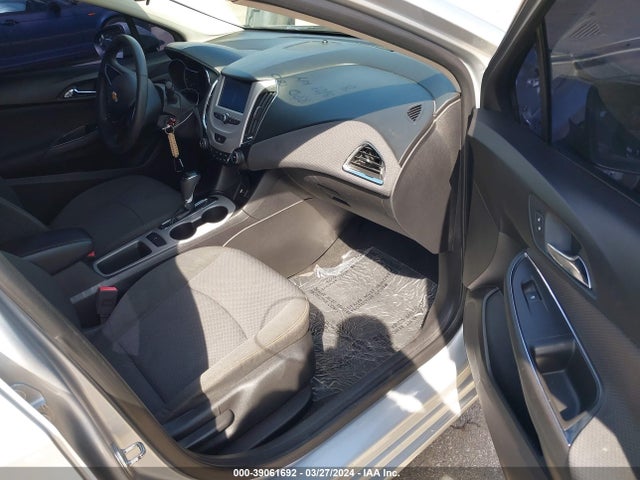 Chevrolet Cruze Ls Auto 2018 1G1BC5SM4J7200538 Image 5