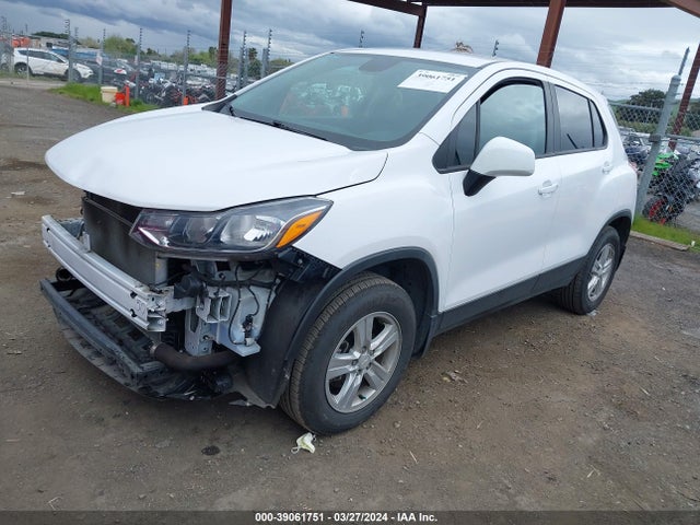 Chevrolet TRAX LS 2018 3GNCJNSB9JL373166 Image 2