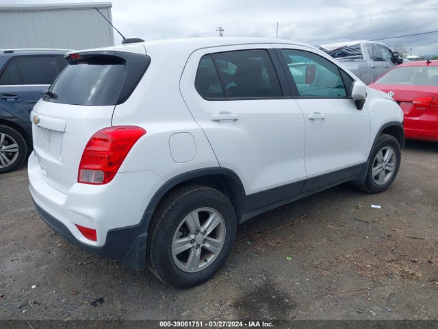 Chevrolet TRAX LS 2018 3GNCJNSB9JL373166 Image 4