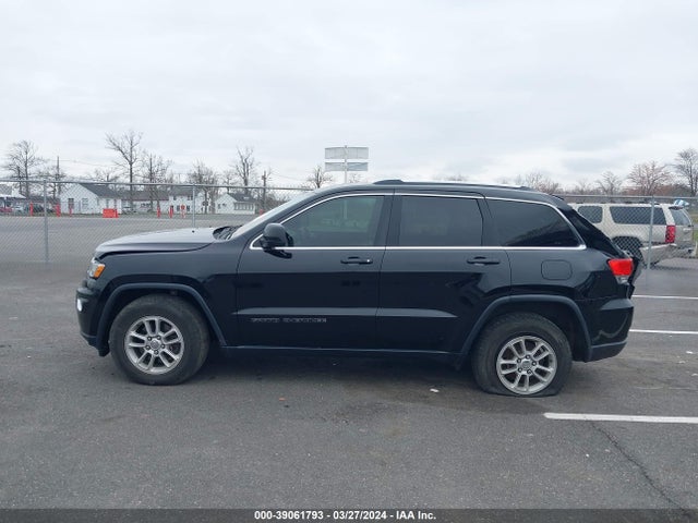1C4RJFAG6JC147961 Jeep Grand Cherokee Laredo E 4x4