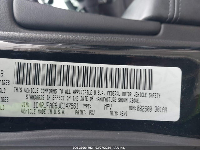 1C4RJFAG6JC147961 Jeep Grand Cherokee Laredo E 4x4
