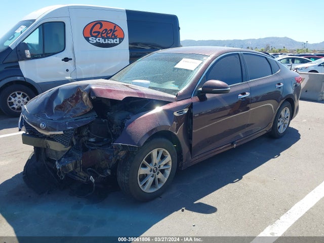 KIA Optima Lx 2017 5XXGT4L33HG154795 Image 2