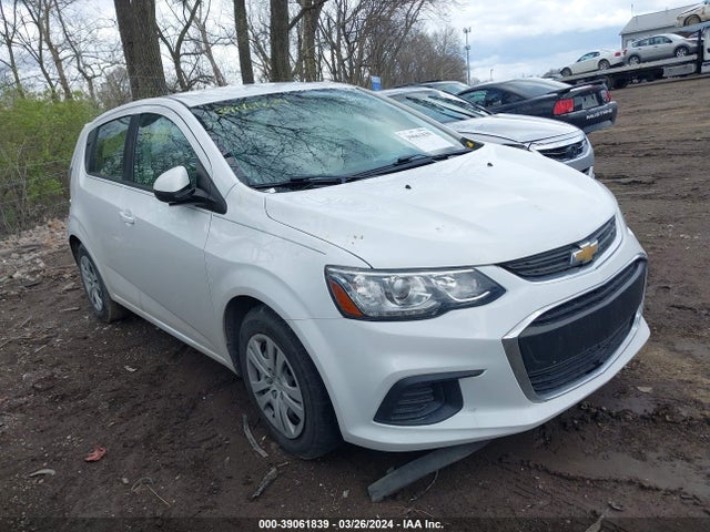 Chevrolet Sonic Lt Auto 2017 1G1JG6SHXH4168750 главное изображение