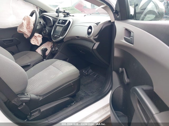Chevrolet Sonic Lt Auto 2017 1G1JG6SHXH4168750 Image 5