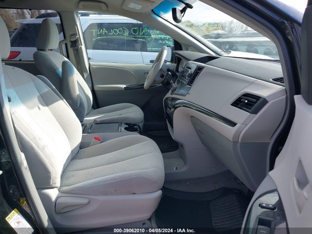 Toyota Sienna Le V6 8 Passenger 2014 5TDKK3DC6ES453696 Image 5