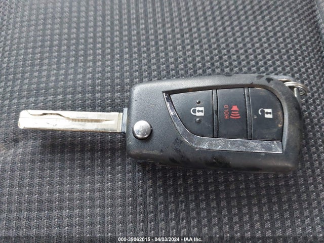 Toyota RAV4 LE 2019 JTMK1RFV8KJ002251 Image 11