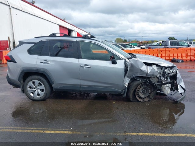 Toyota RAV4 LE 2019 JTMK1RFV8KJ002251 Image 13