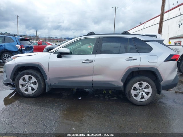Toyota RAV4 LE 2019 JTMK1RFV8KJ002251 Image 14