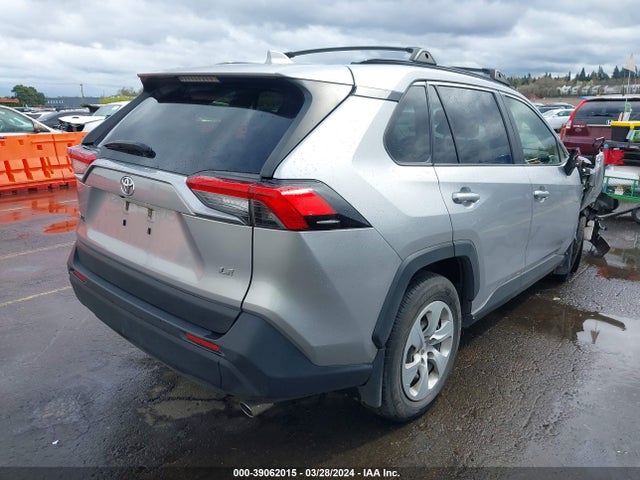 Toyota RAV4 LE 2019 JTMK1RFV8KJ002251 Image 4