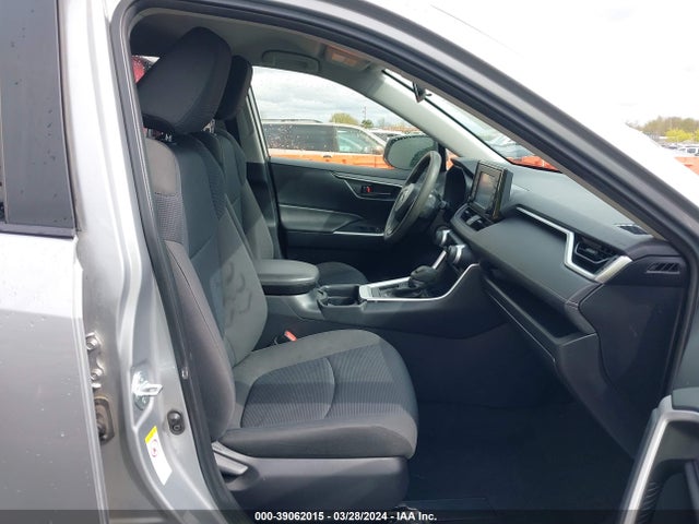 Toyota RAV4 LE 2019 JTMK1RFV8KJ002251 Image 5