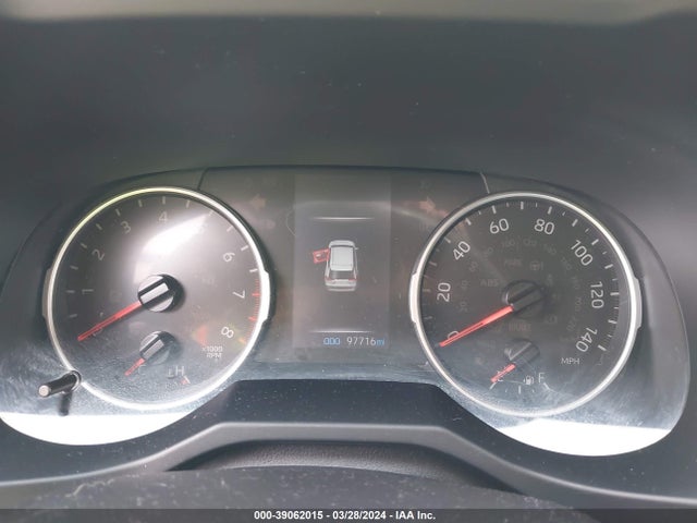 Toyota RAV4 LE 2019 JTMK1RFV8KJ002251 Image 7
