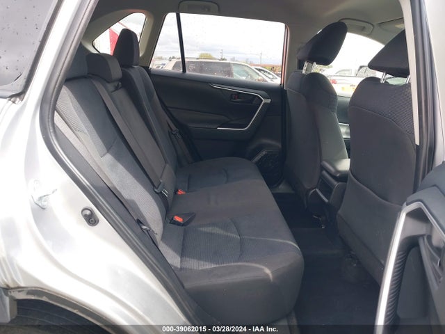 Toyota RAV4 LE 2019 JTMK1RFV8KJ002251 Image 8