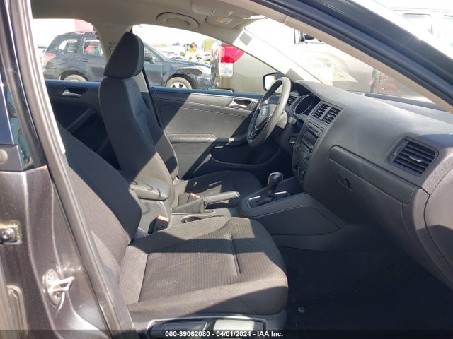 3VW2K7AJ0FM424011 Volkswagen Jetta 2.0l S